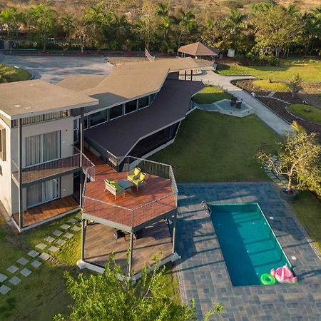 Bel Air Mansion By Stayvista - A Tranquil Oasis With A Spacious Deck, Gazebo, Sauna, Jacuzzi & A Mini-Amphitheatre Lonavala Exterior foto